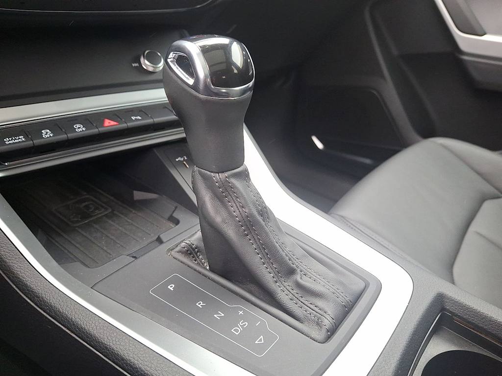 Thumbnail: 2020 Audi Q3 - 13