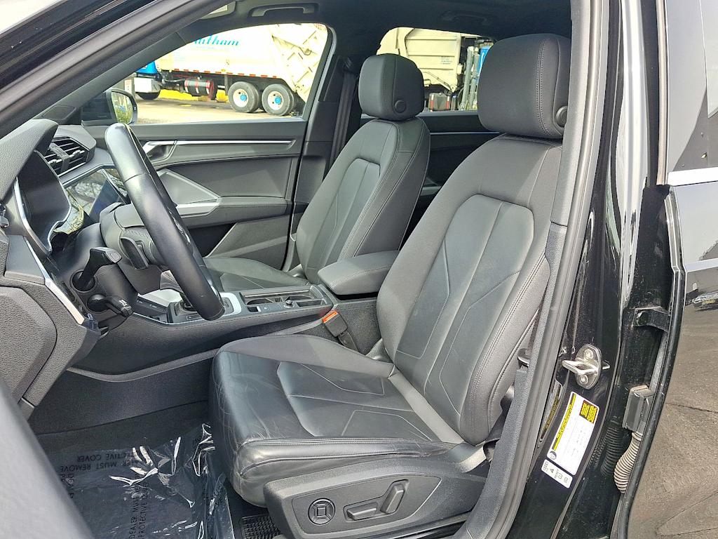 Thumbnail: 2021 Audi Q3 - 10