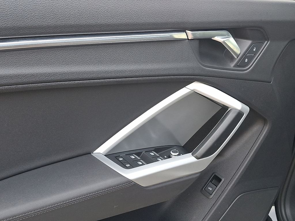 Thumbnail: 2021 Audi Q3 - 19