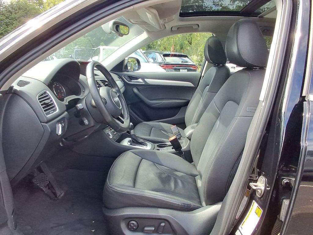 Thumbnail: 2015 Audi Q3 - 10