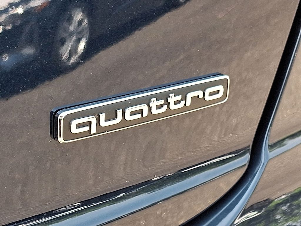 Thumbnail: 2026 Audi Q8 - 7