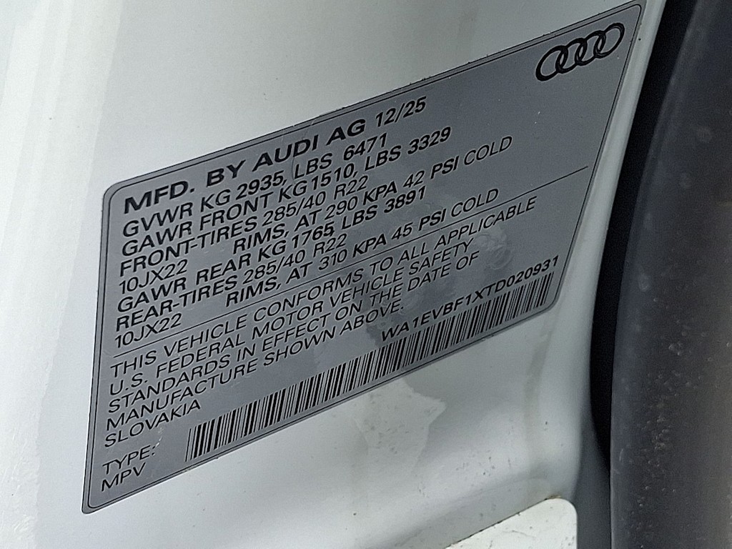 Thumbnail: 2026 Audi Q8 - 10