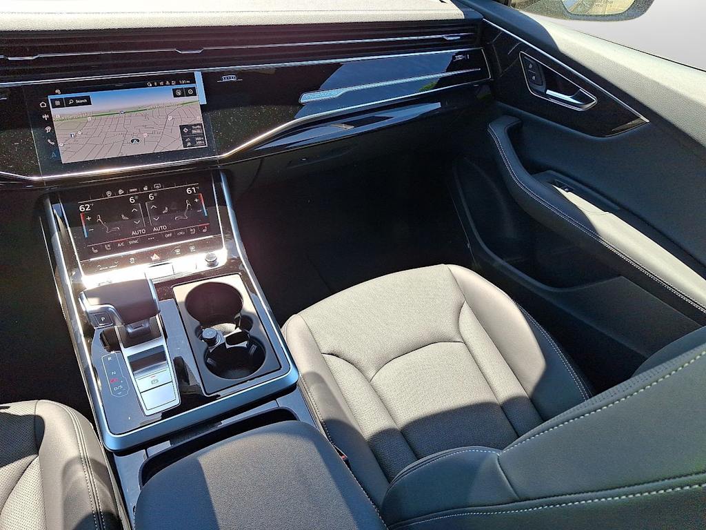 Thumbnail: 2026 Audi Q8 - 12