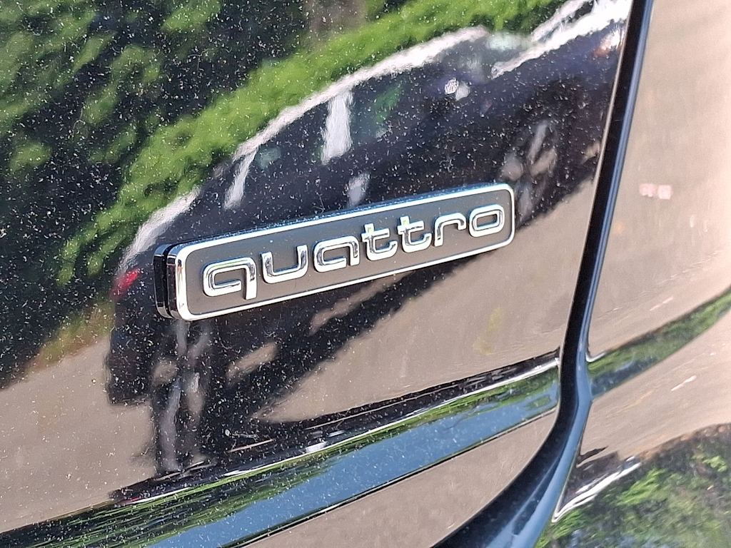 Thumbnail: 2026 Audi Q8 - 6