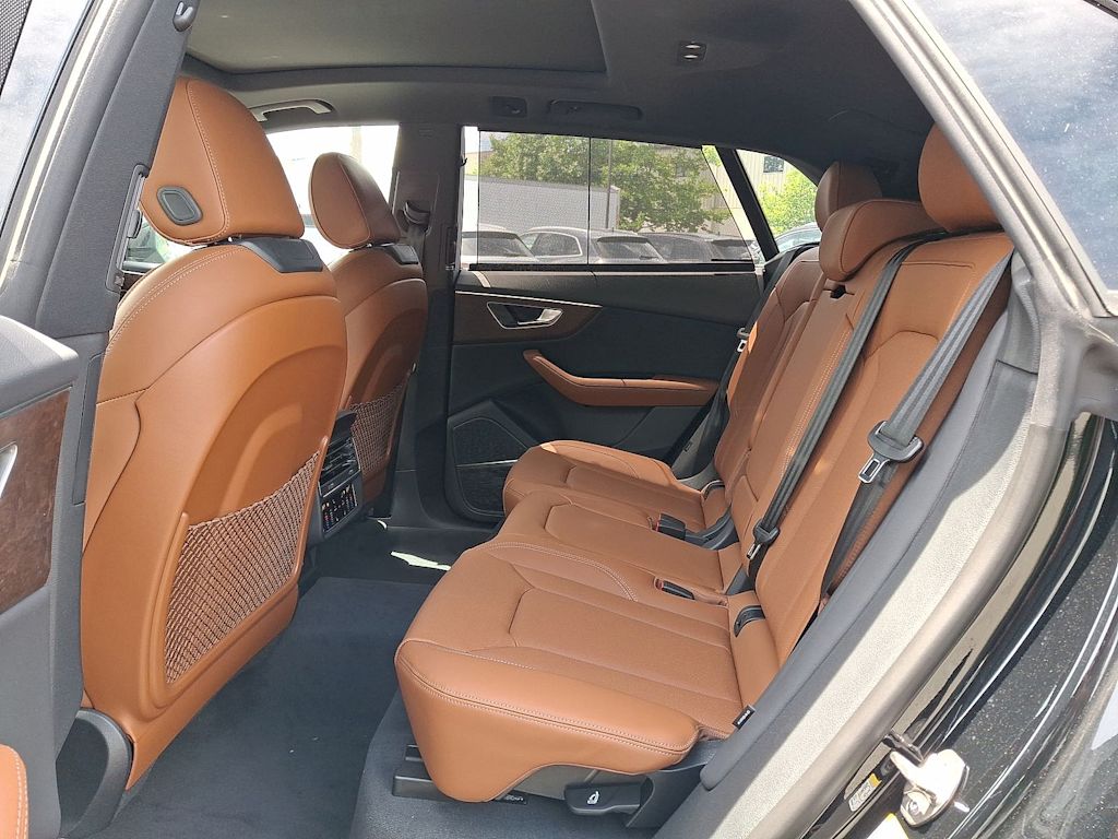 Thumbnail: 2026 Audi Q8 - 24