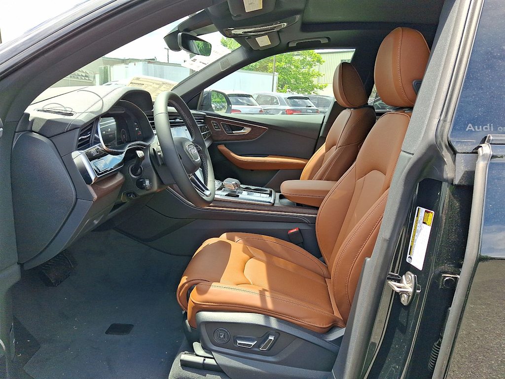 Thumbnail: 2026 Audi Q8 - 9