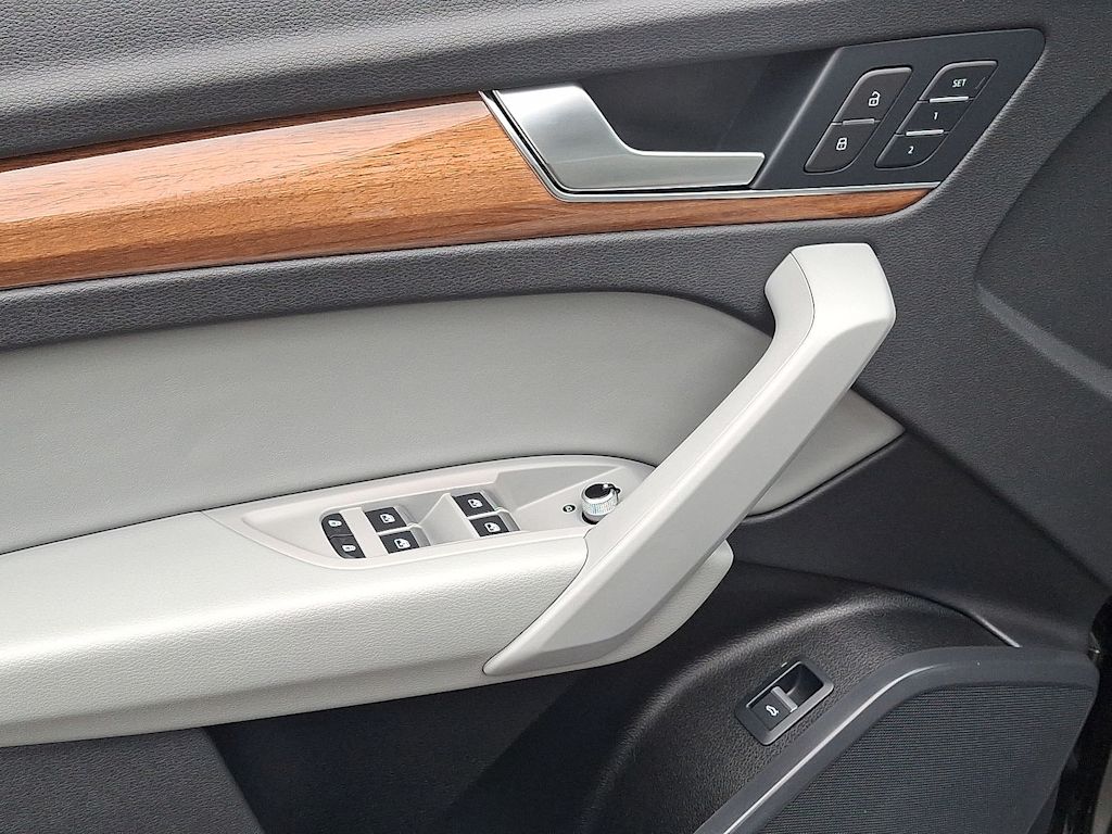 Thumbnail: 2022 Audi Q5 - 16