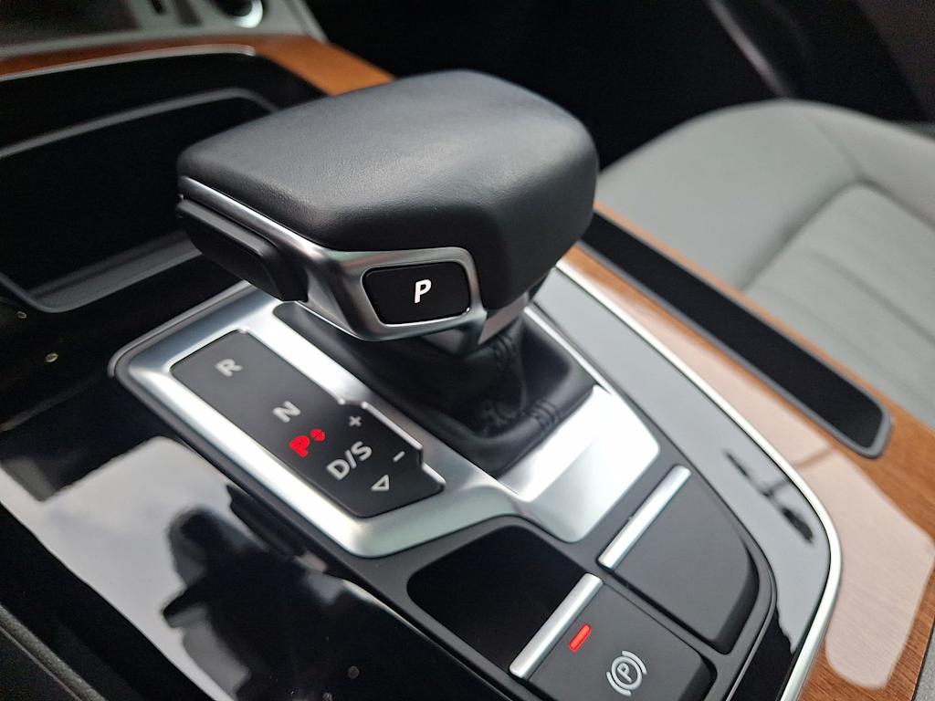 Thumbnail: 2022 Audi Q5 - 10