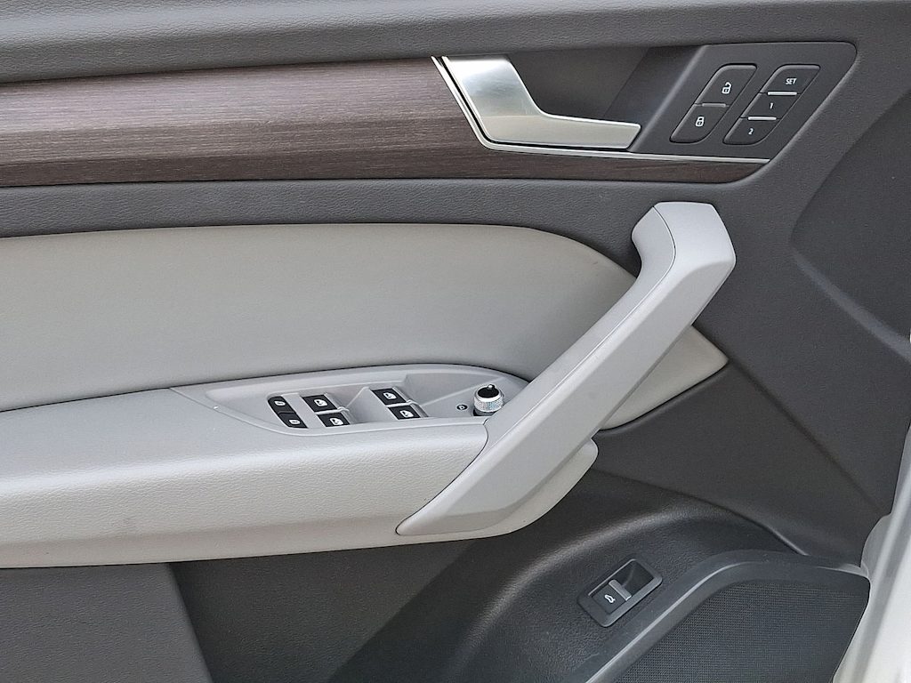 Thumbnail: 2022 Audi Q5 - 19