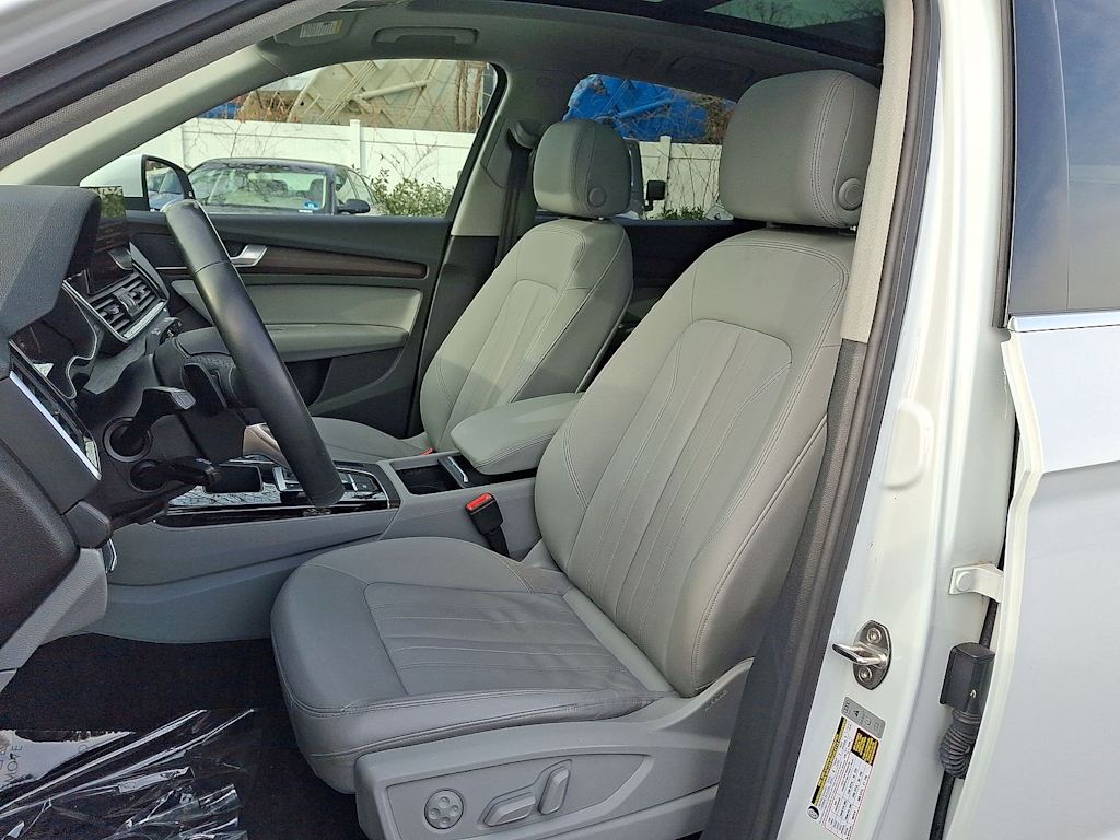 Thumbnail: 2022 Audi Q5 - 10