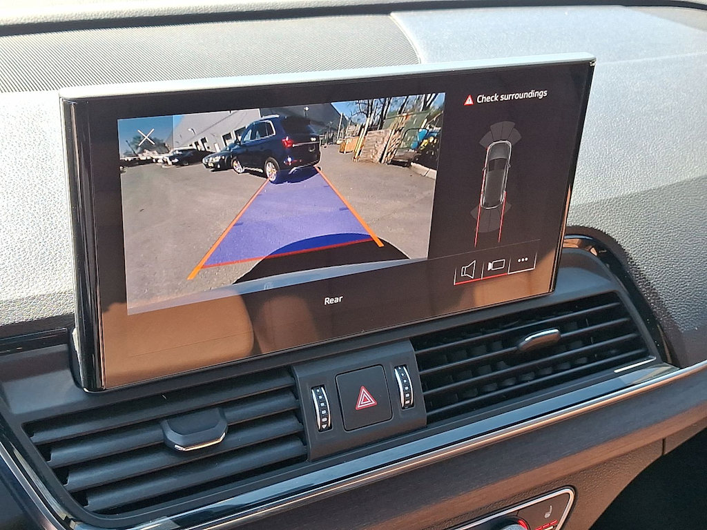 Thumbnail: 2023 Audi Q5 - 20