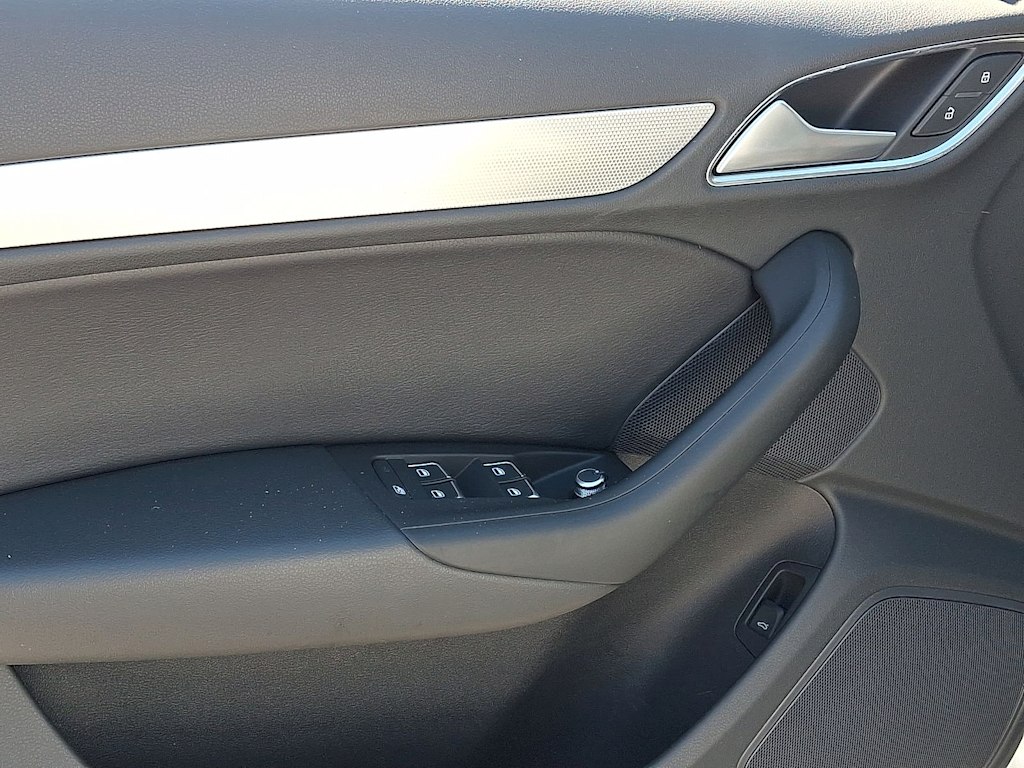 Thumbnail: 2018 Audi Q3 - 19