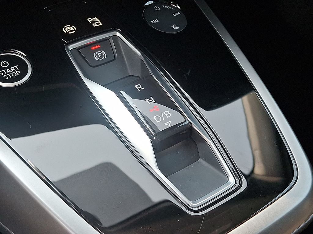 Thumbnail: 2023 Audi Q4 e-tron - 24