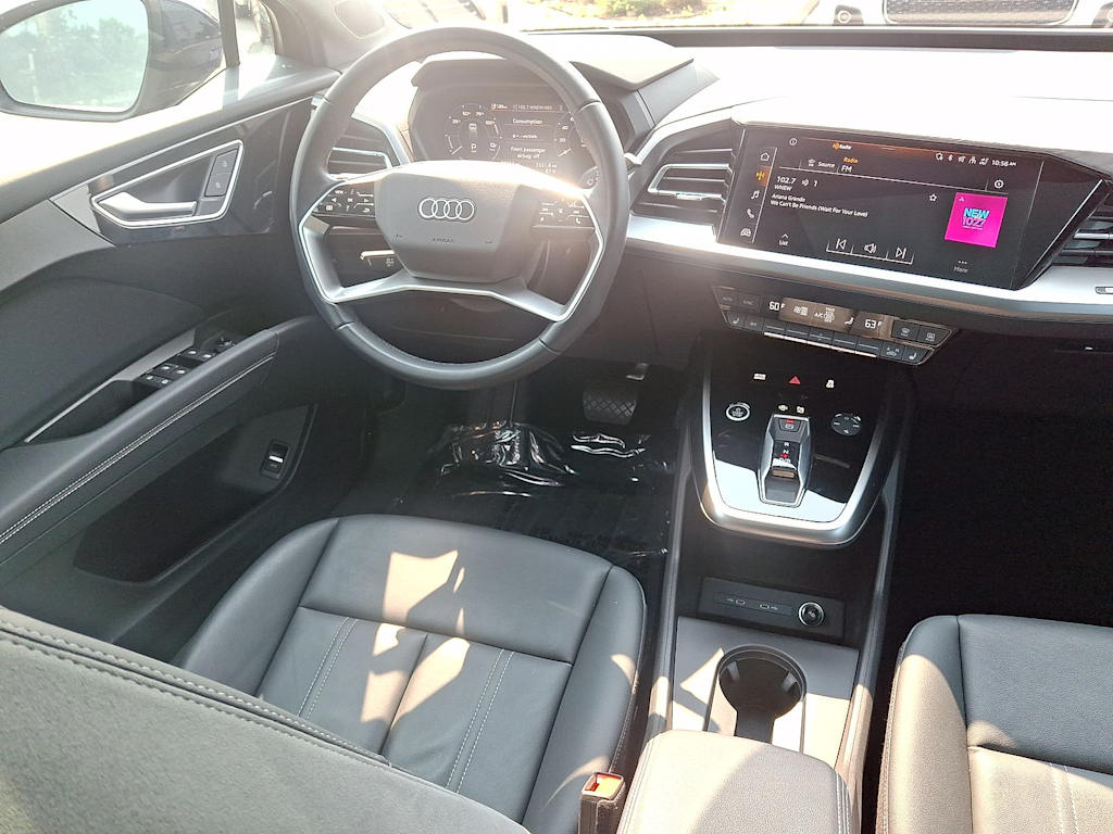 Thumbnail: 2023 Audi Q4 e-tron - 9