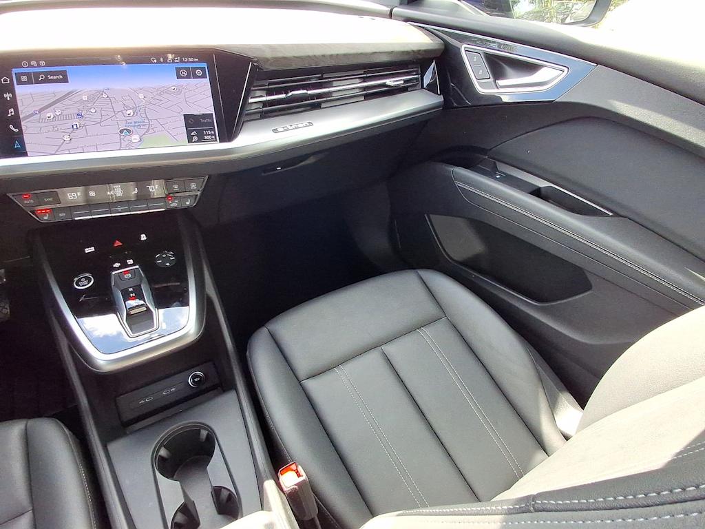 Thumbnail: 2023 Audi Q4 e-tron - 15