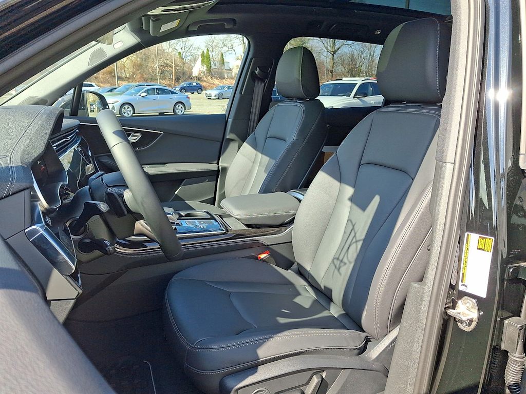 Thumbnail: 2026 Audi Q7 - 8