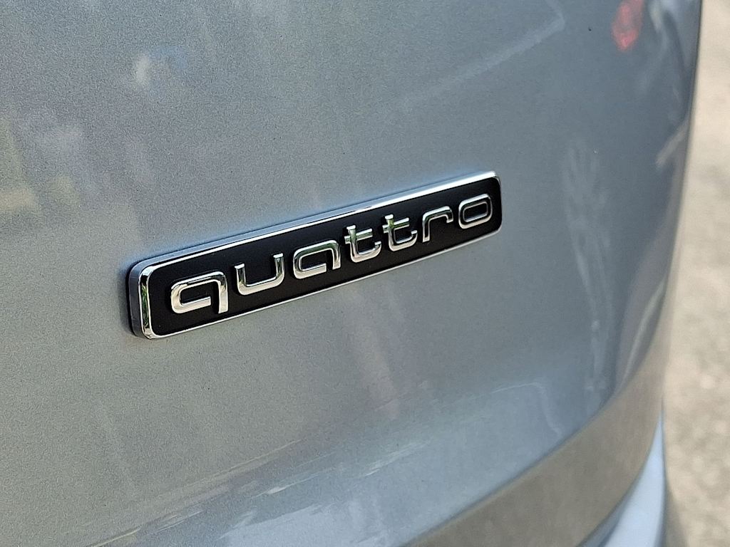 Thumbnail: 2026 Audi Q7 - 7