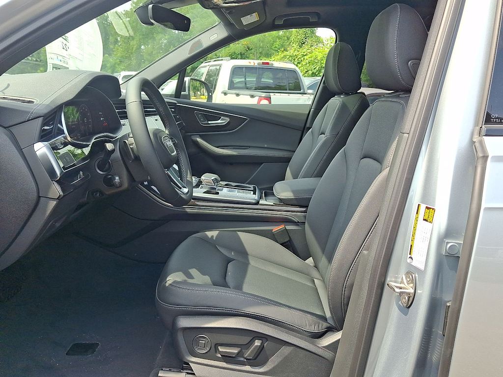Thumbnail: 2026 Audi Q7 - 9
