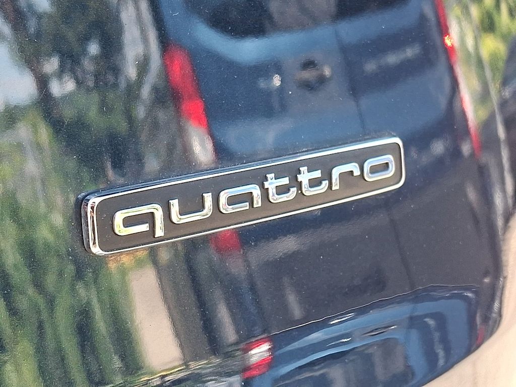 Thumbnail: 2023 Audi Q7 - 7
