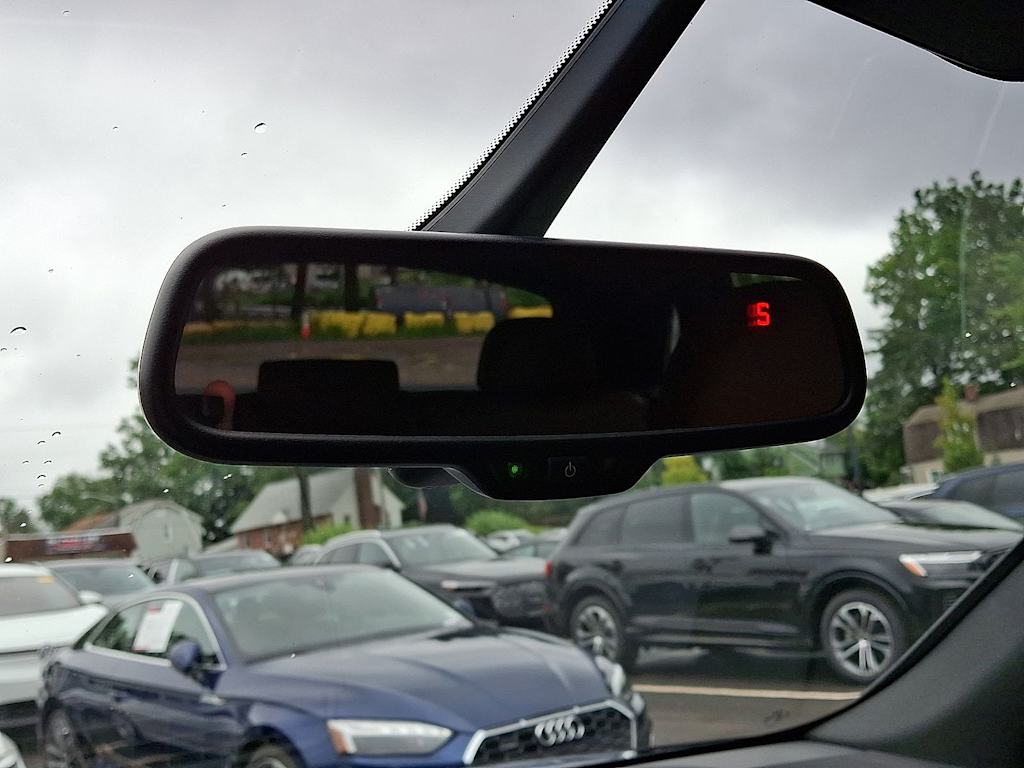 Thumbnail: 2012 Audi Q5 - 9