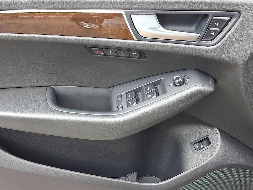Thumbnail: 2012 Audi Q5 - 24