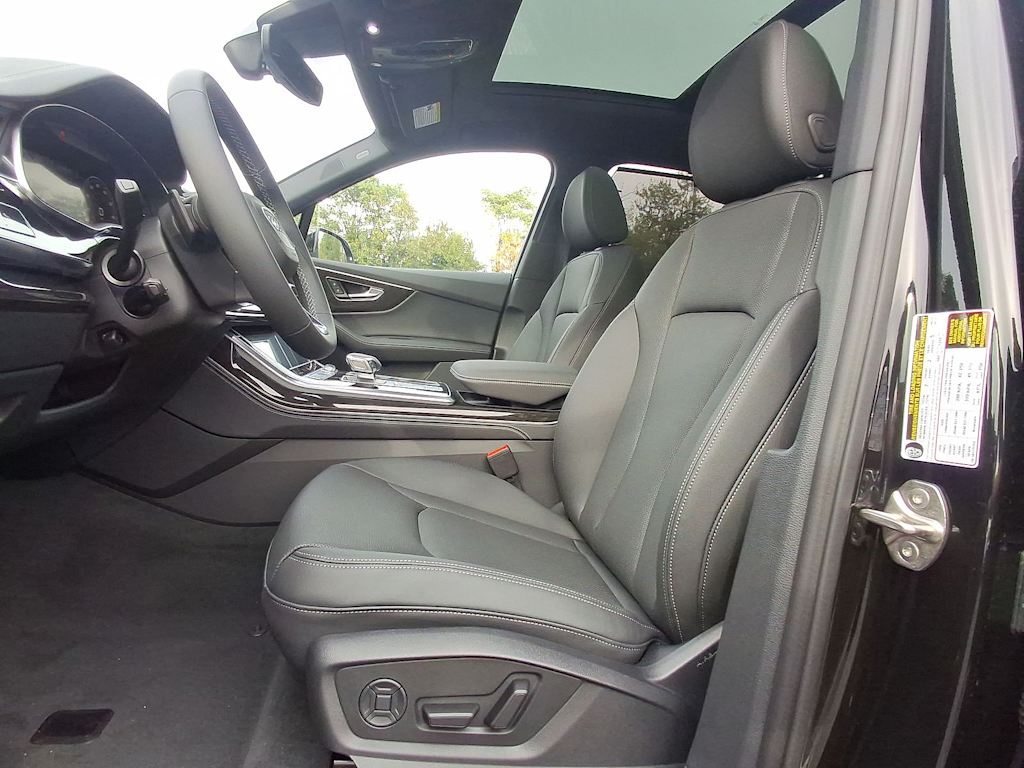 Thumbnail: 2026 Audi Q7 - 8