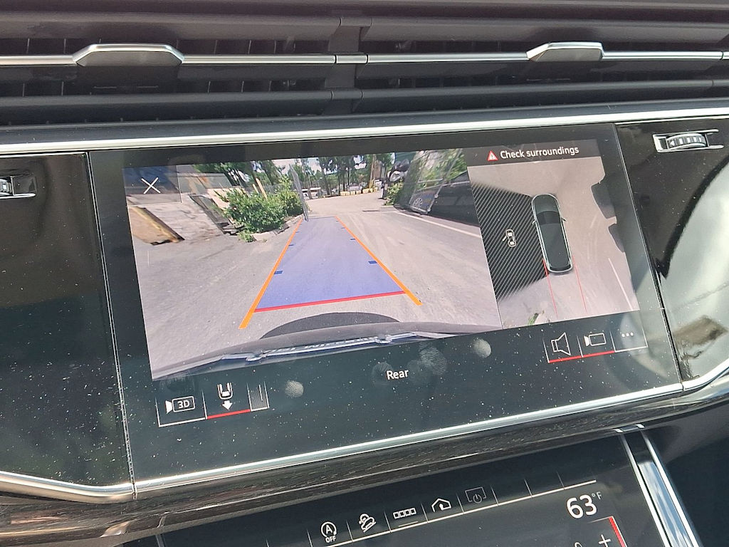 Thumbnail: 2023 Audi Q7 - 25