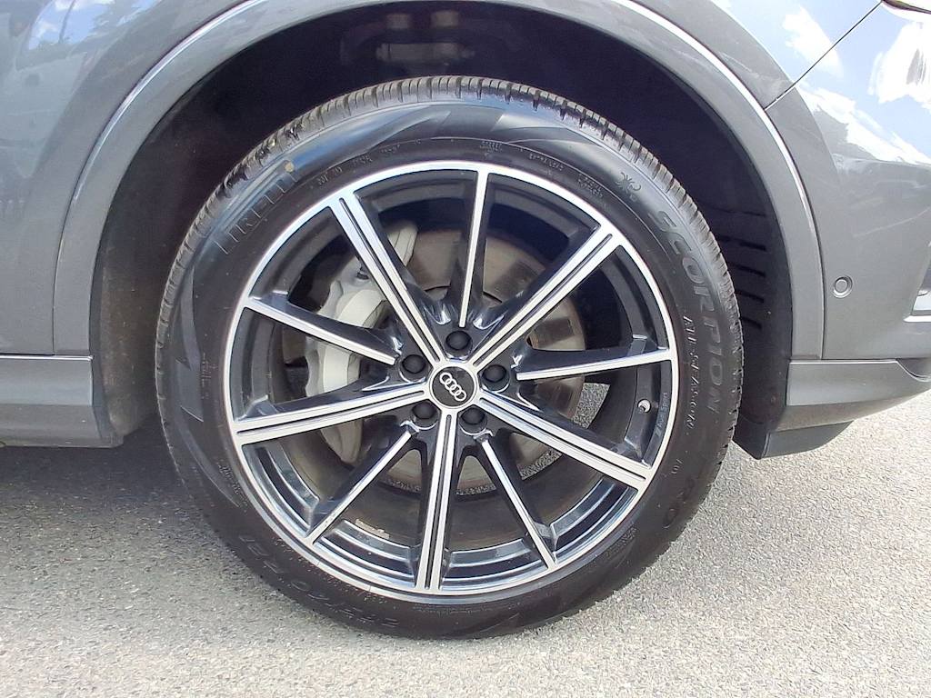 Thumbnail: 2023 Audi Q7 - 8