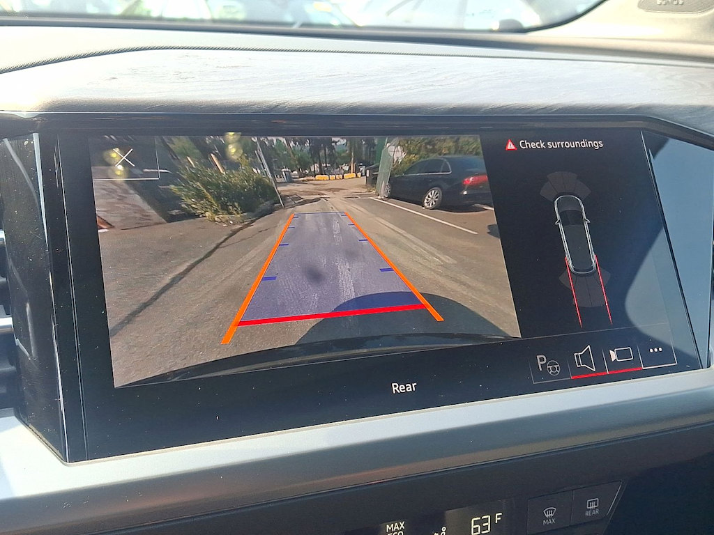 Thumbnail: 2023 Audi Q4 e-tron - 25