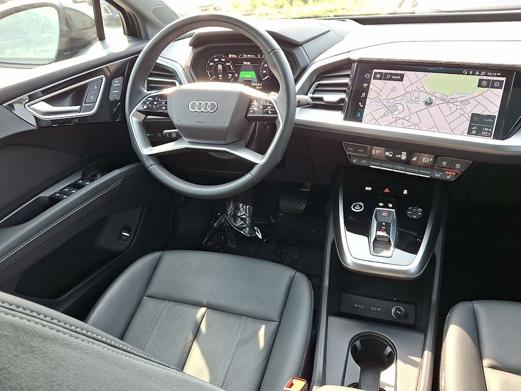 Thumbnail: 2023 Audi Q4 e-tron - 9