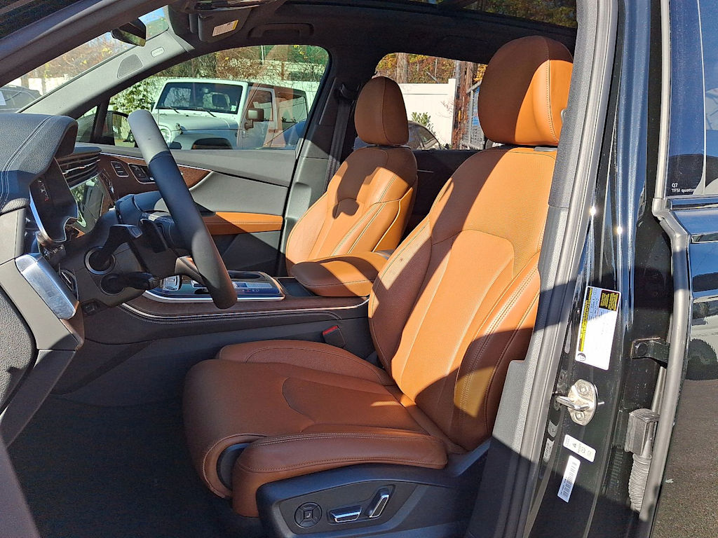 Thumbnail: 2025 Audi Q7 - 10