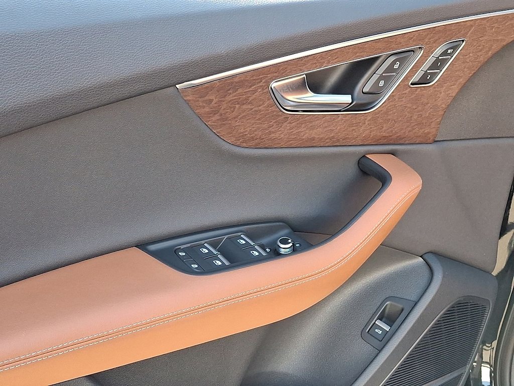 Thumbnail: 2025 Audi Q7 - 19