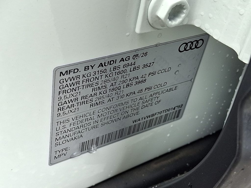 Thumbnail: 2026 Audi SQ7 - 10