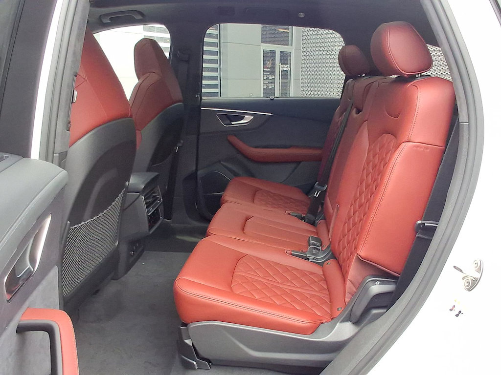 Thumbnail: 2026 Audi SQ7 - 20