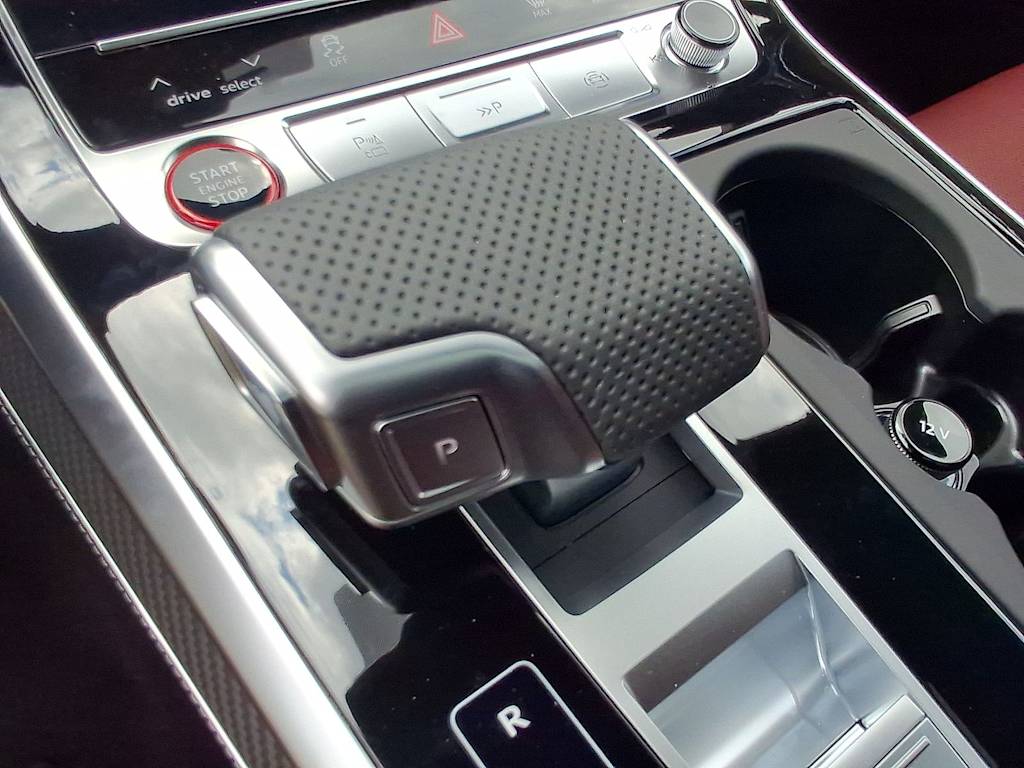 Thumbnail: 2026 Audi SQ7 - 21