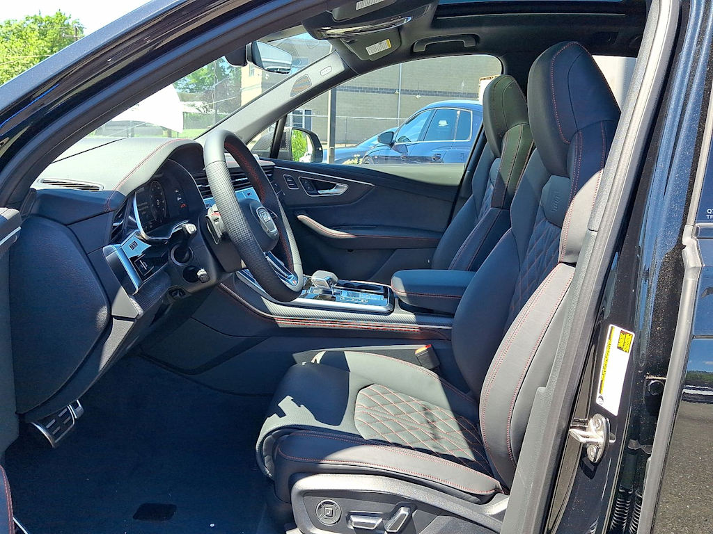 Thumbnail: 2026 Audi Q7 - 9