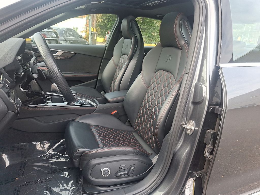 Thumbnail: 2023 Audi S4 - 10