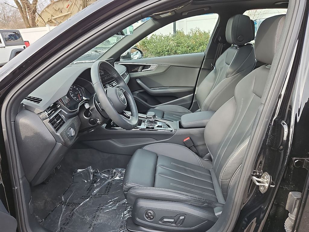 Thumbnail: 2023 Audi A4 - 10