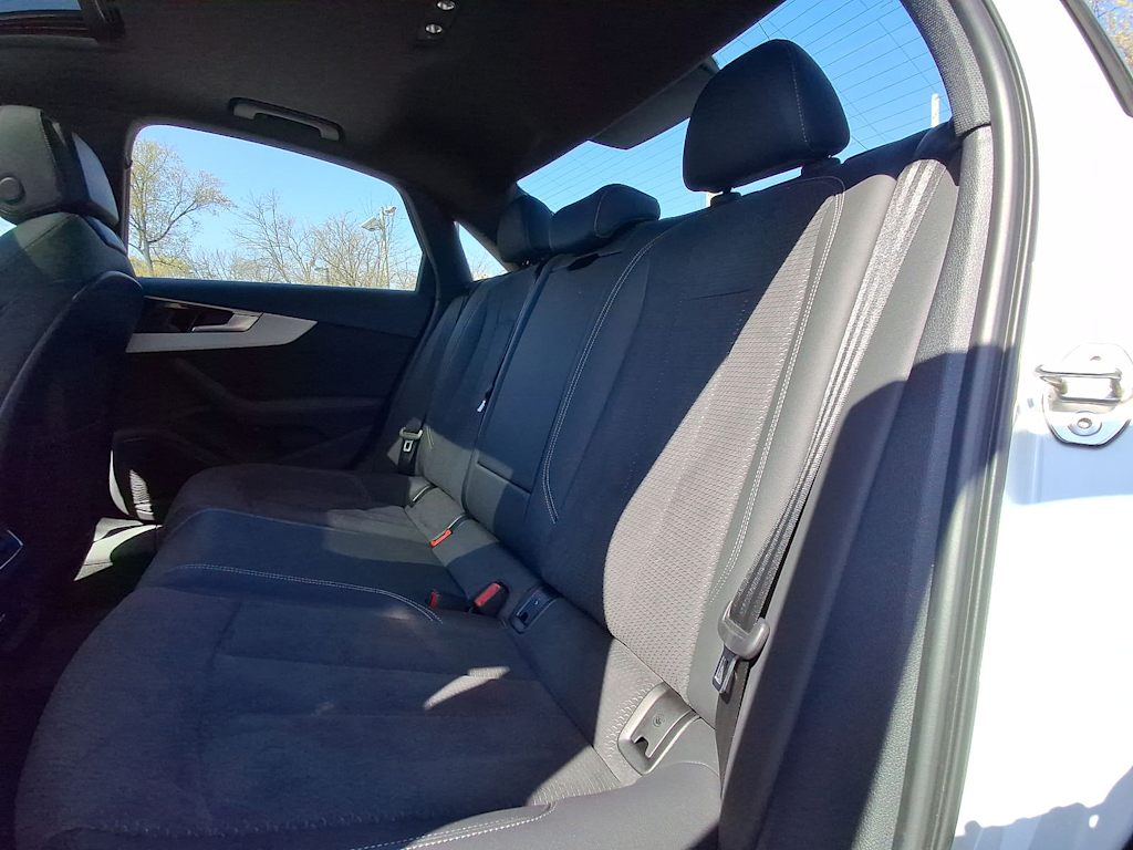 Thumbnail: 2023 Audi A4 - 10