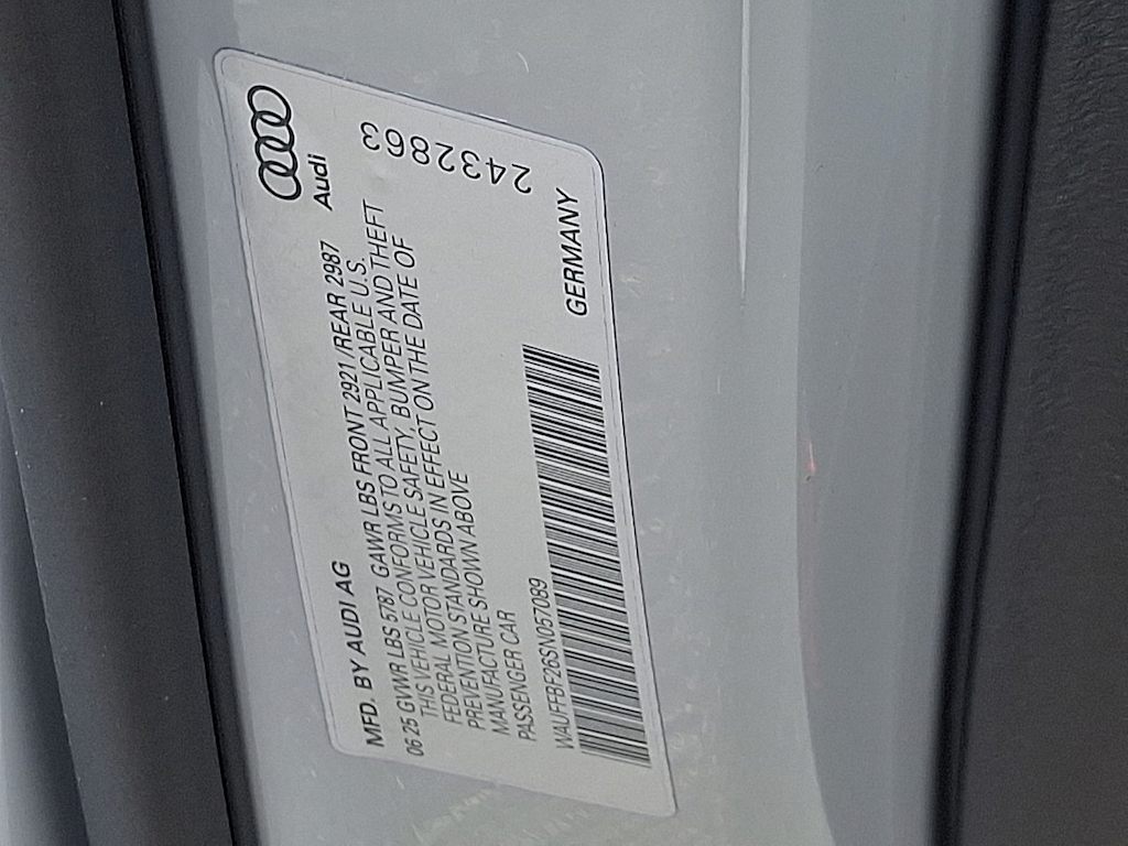 Thumbnail: 2025 Audi S6 - 10