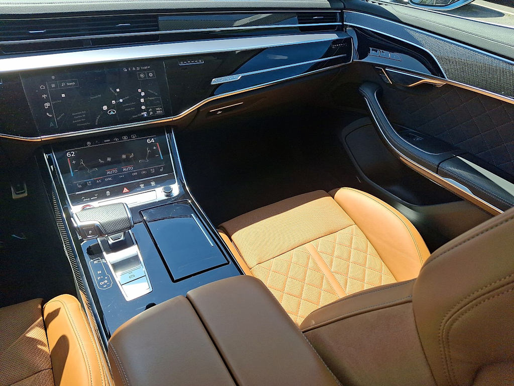 Thumbnail: 2023 Audi S8 - 16