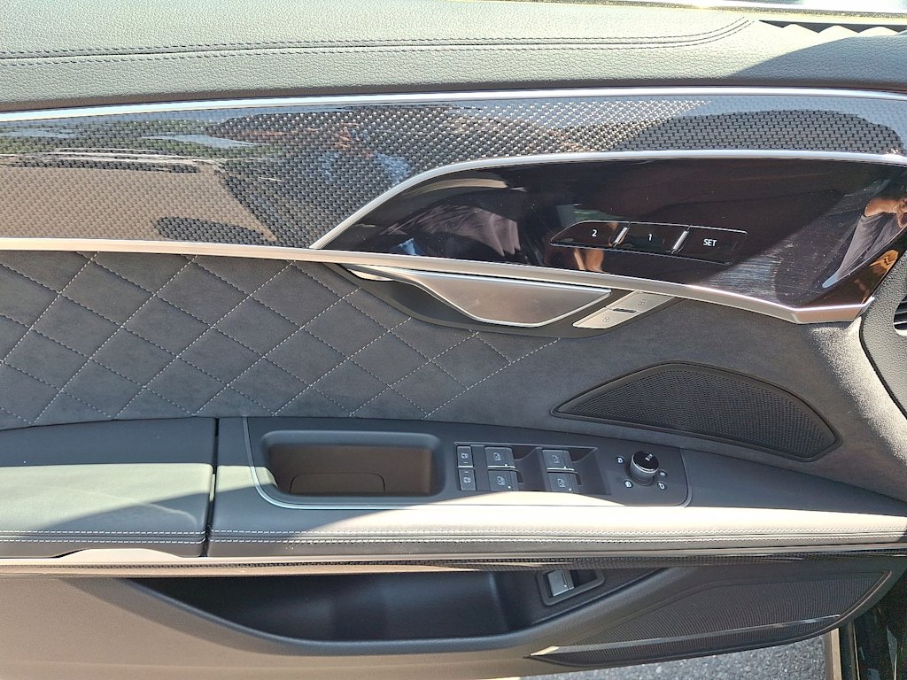 Thumbnail: 2023 Audi S8 - 26