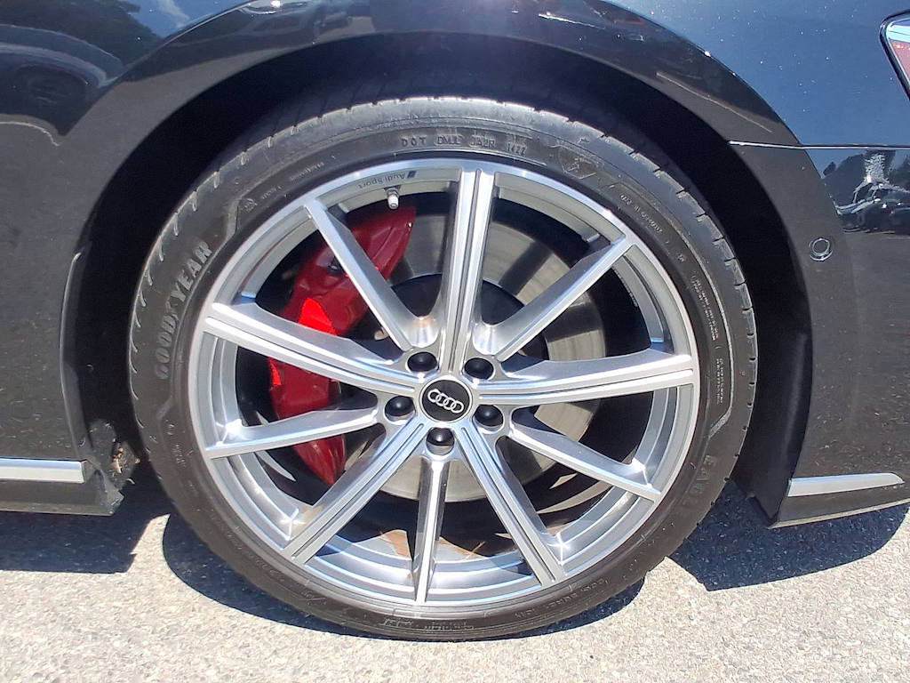 Thumbnail: 2023 Audi S8 - 8
