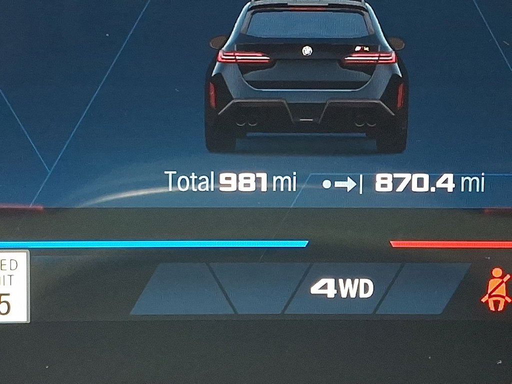Thumbnail: 2026 BMW M5 - 15