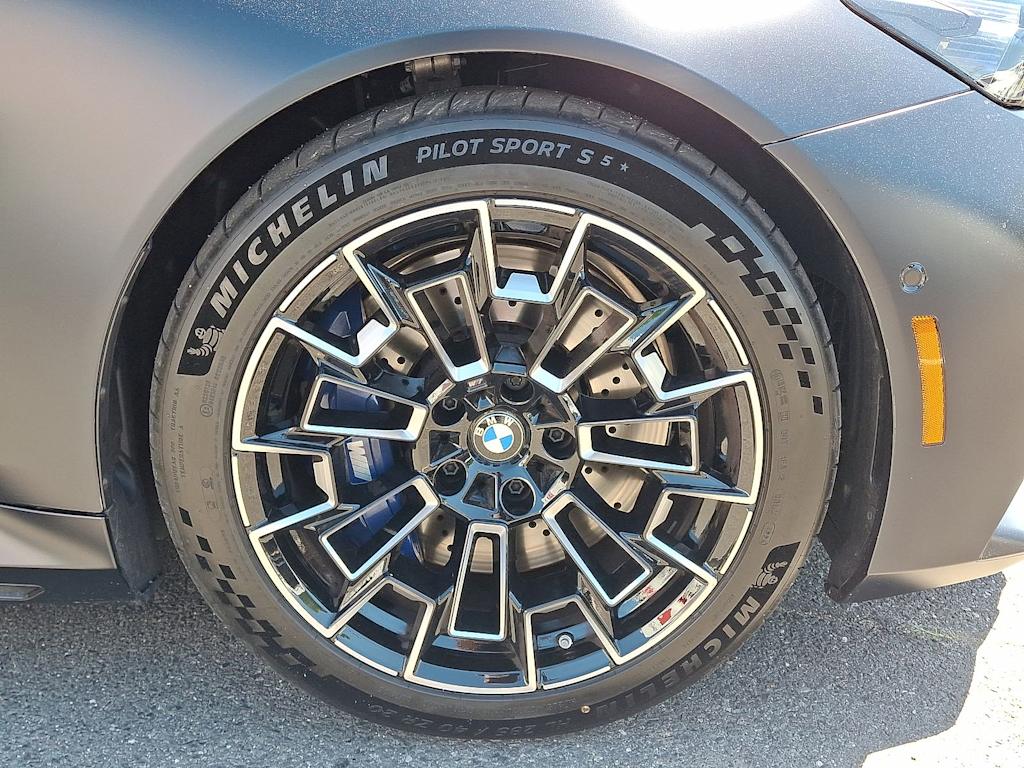 Thumbnail: 2026 BMW M5 - 8
