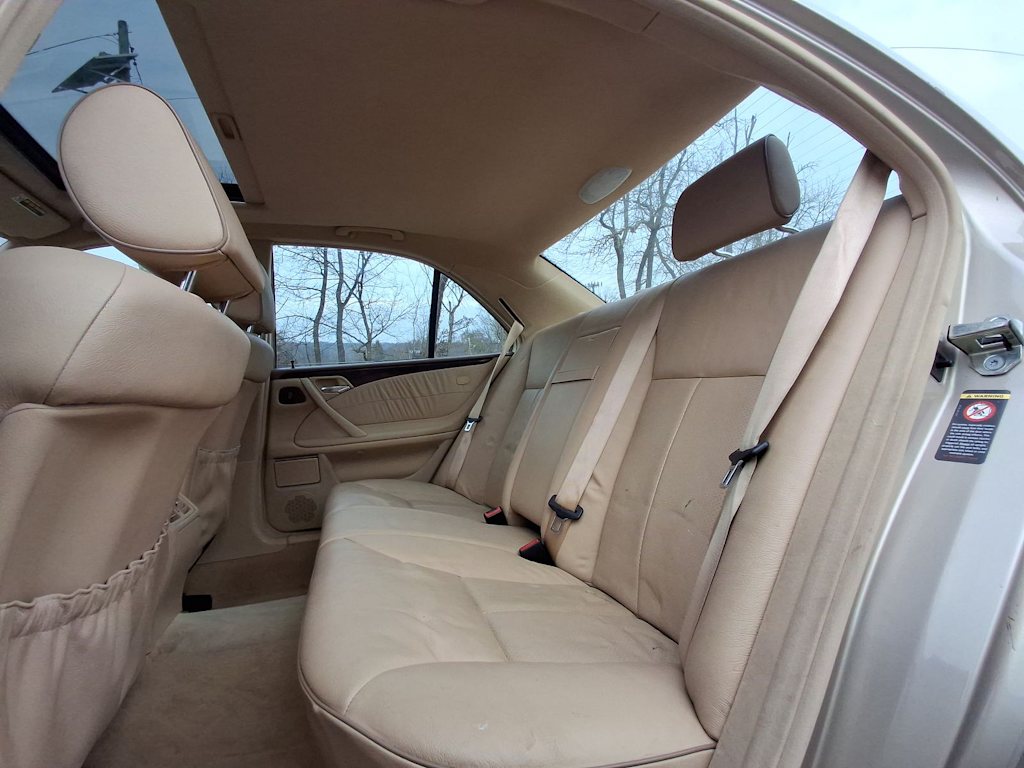 2001 Mercedes-Benz E-Class E 320 11