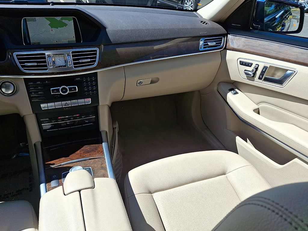 Thumbnail: 2015 Mercedes-Benz E-Class - 9