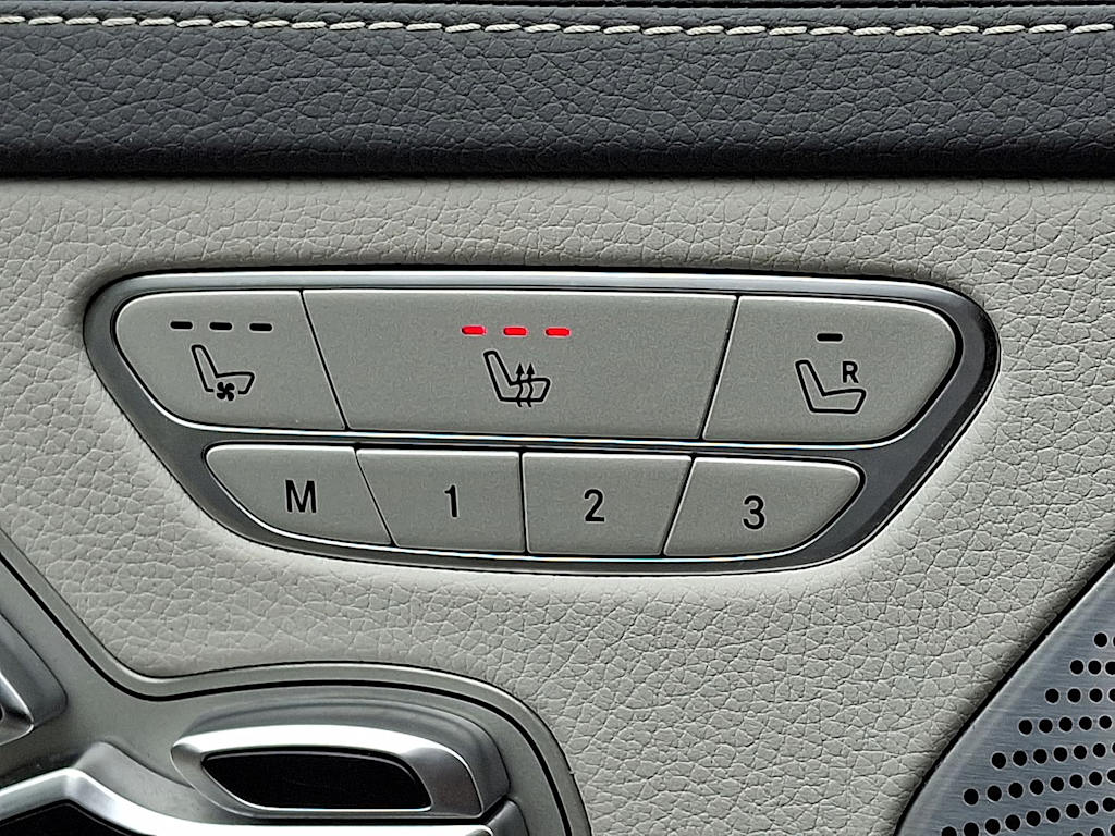 Thumbnail: 2015 Mercedes-Benz S-Class - 28