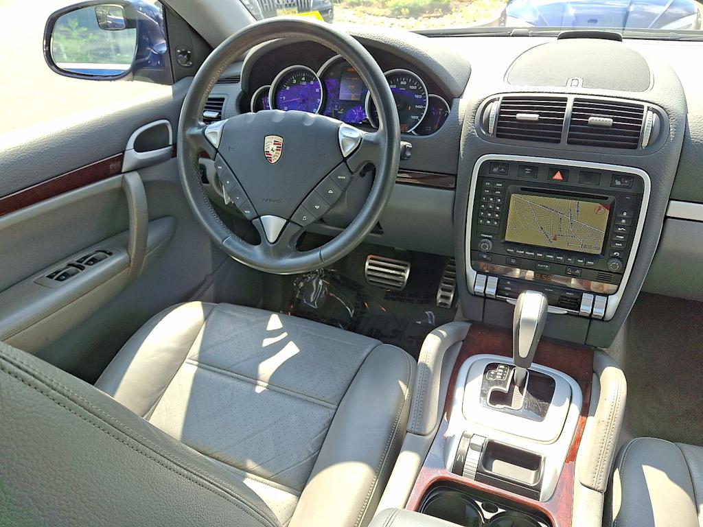 Thumbnail: 2003 Porsche Cayenne - 12