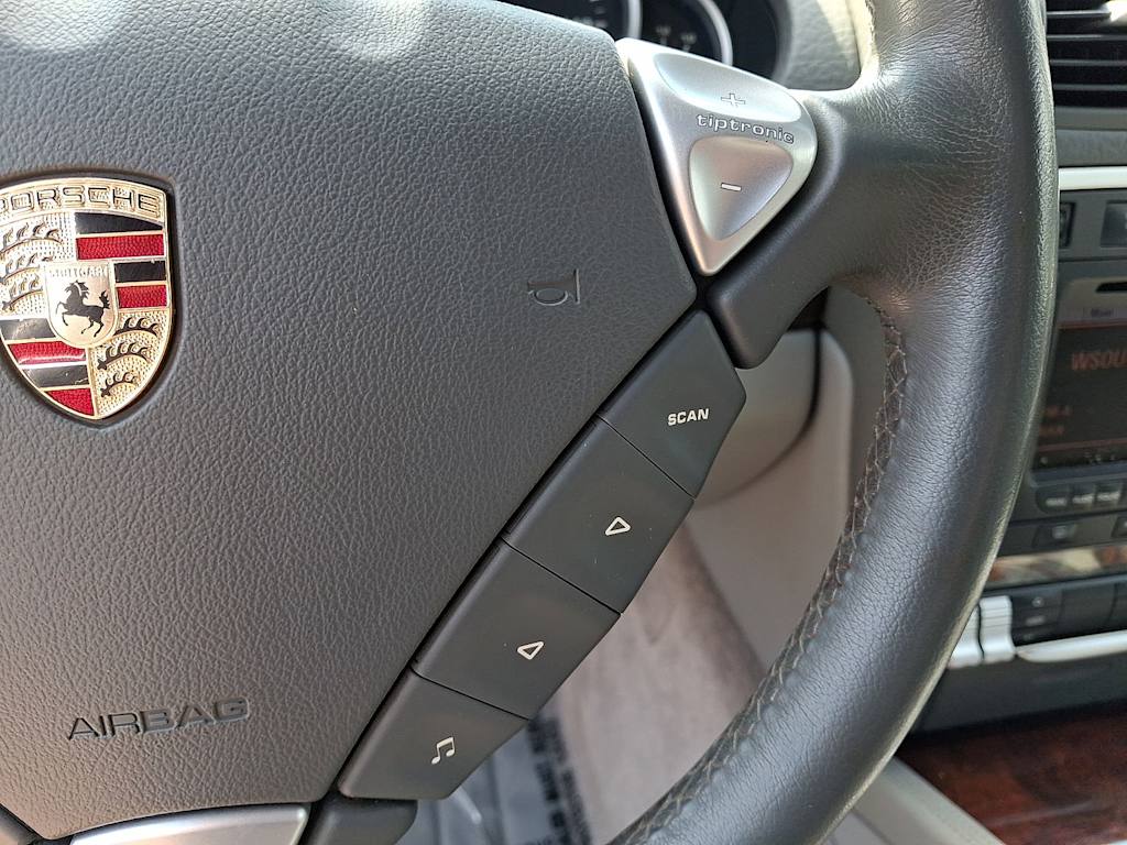 Thumbnail: 2003 Porsche Cayenne - 25